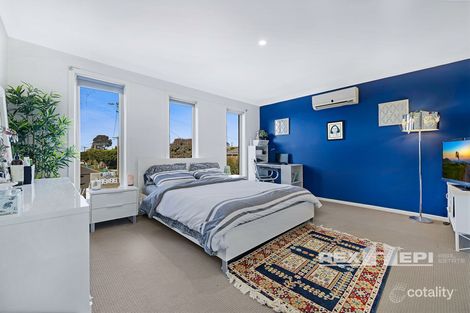 Property photo of 2/19 Keller Court Hampton Park VIC 3976