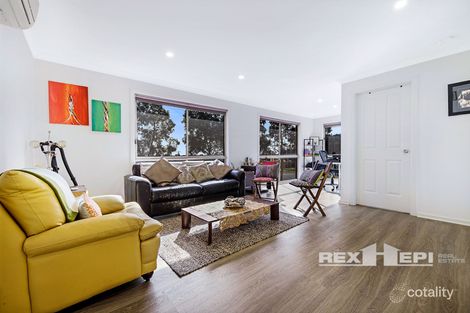 Property photo of 2/19 Keller Court Hampton Park VIC 3976