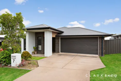 7 Westgate Ave, Thornton, NSW 2322