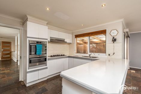 Property photo of 5 Tamarisk Road Narre Warren VIC 3805