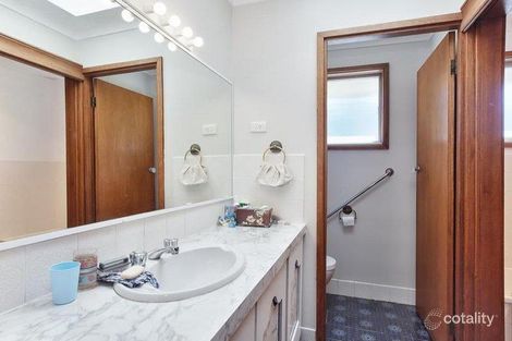 Property photo of 1 Lowana Crescent Kahibah NSW 2290
