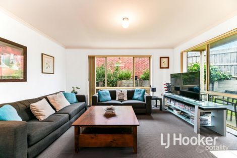 Property photo of 6/5 Glenda Court Pakenham VIC 3810