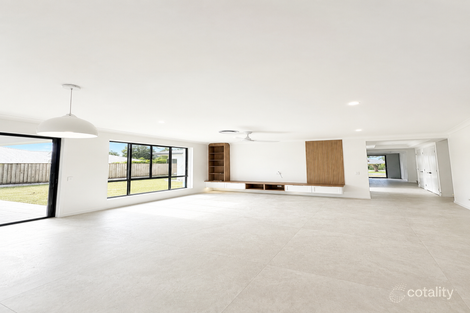 Property photo of 7 Blue Gum Place Wakerley QLD 4154