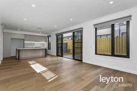 Property photo of 9 Evergreen Boulevard Keysborough VIC 3173