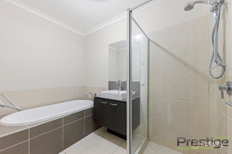 Property photo of 11 Kopi Way Wollert VIC 3750