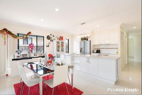 Property photo of 8 Gage Close Durack QLD 4077