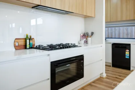 Property photo of 8 Grandview Crescent Darley VIC 3340