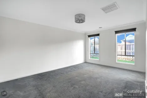 Property photo of 36 Laurence Way Tarneit VIC 3029