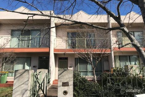 2/9 Ballarat Rd, Footscray, VIC 3011