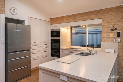 Property photo of 4 Kunzea Place Dunsborough WA 6281