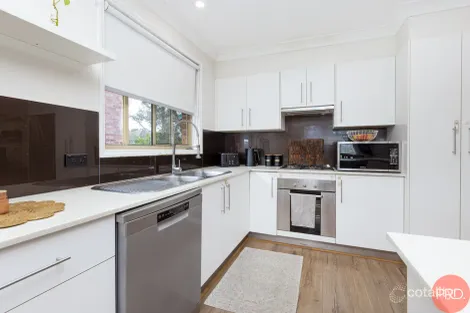 Property photo of 7 Squadron Crescent Rutherford NSW 2320