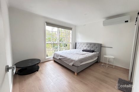 Property photo of 17 Snowden Drive Glen Waverley VIC 3150