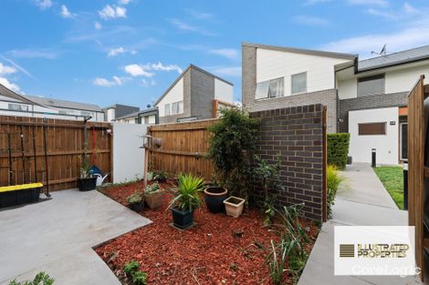 Property photo of 45/8 Henry Kendall Street Franklin ACT 2913