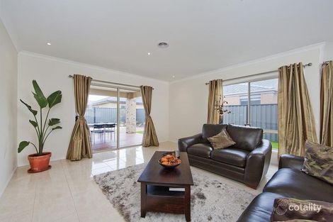 Property photo of 8 Nossal Drive Point Cook VIC 3030