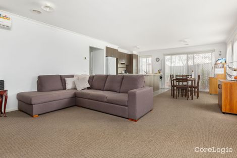 Property photo of 25 Renlik Circuit Cranbourne North VIC 3977