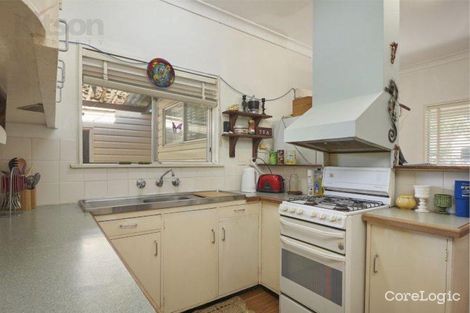 Property photo of 84 Tichborne Crescent Kooringal NSW 2650