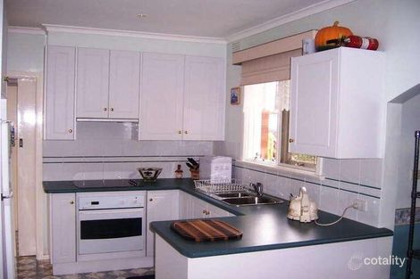 Property photo of 15 Dunearn Road Dandenong North VIC 3175