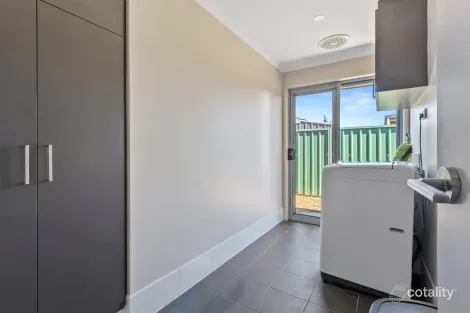 Property photo of 4 Braeview Circuit Evanston SA 5116