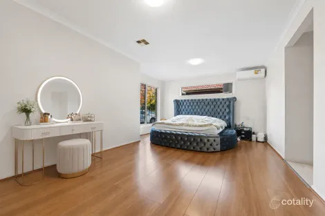 Property photo of 32 Eagle Way Deer Park VIC 3023