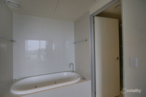 Property photo of 505/4 Wahroonga Place Surfers Paradise QLD 4217