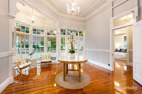 Property photo of 121 Dornoch Terrace Highgate Hill QLD 4101