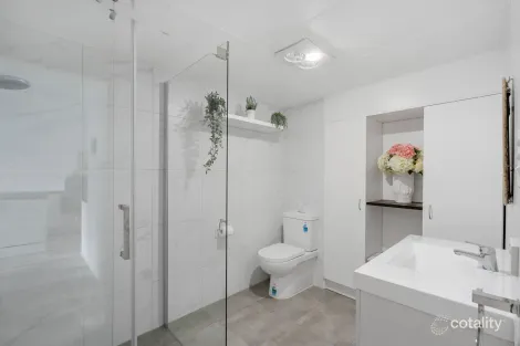 Property photo of 2F/3277 Surfers Paradise Boulevard Surfers Paradise QLD 4217