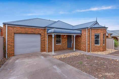 Property photo of 92 Oakview Parade Caroline Springs VIC 3023