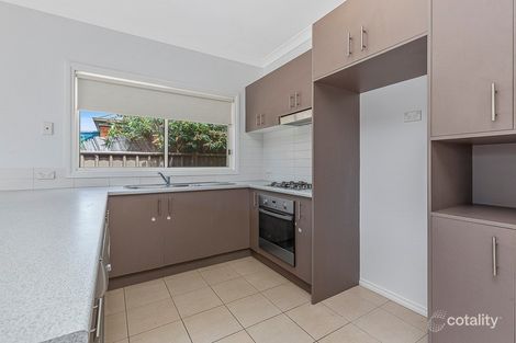 Property photo of 92 Oakview Parade Caroline Springs VIC 3023