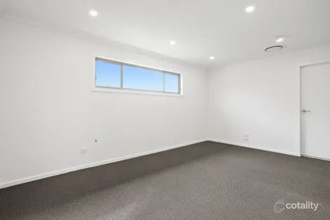 Property photo of 2/14 Brigadoon Circuit Oak Flats NSW 2529