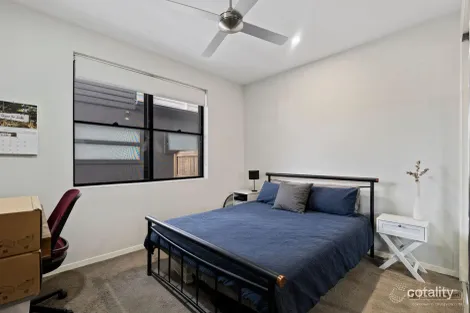 Property photo of 2/52 Brae Street Coorparoo QLD 4151