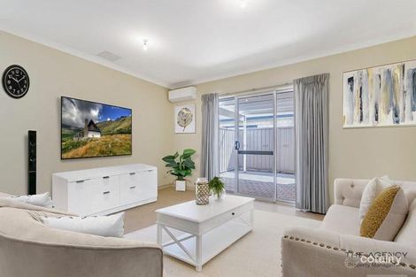 Property photo of 19 Viognier Link Pearsall WA 6065