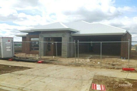 Property photo of 20 Admiration Drive Craigieburn VIC 3064