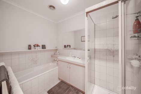 Property photo of 17 Lukin Crescent Kangaroo Flat VIC 3555