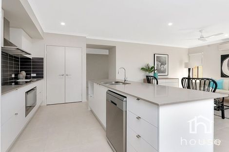 Property photo of 62 Pintail Circuit Deebing Heights QLD 4306