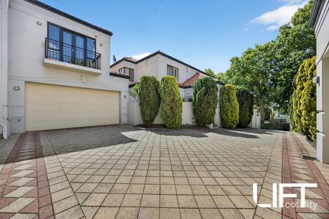 Property photo of 3/7 Tweeddale Road Applecross WA 6153