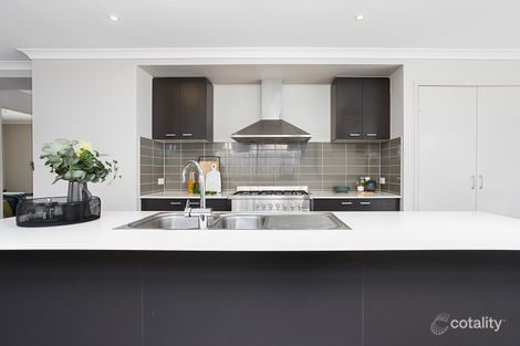 Property photo of 24 Woollahra Parade Taylors Hill VIC 3037