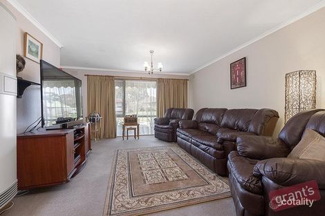 Property photo of 2 Aberdeen Court Narre Warren VIC 3805