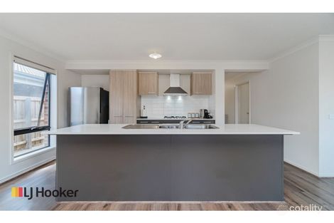 Property photo of 14 Desmodium Way Kalkallo VIC 3064