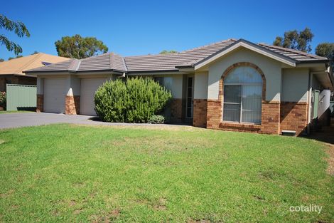 Property photo of 27 Namoi Crescent Dubbo NSW 2830