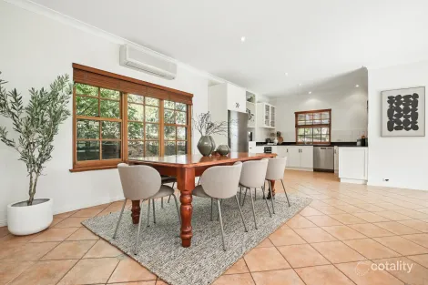 Property photo of 30 Heath Road Crafers West SA 5152