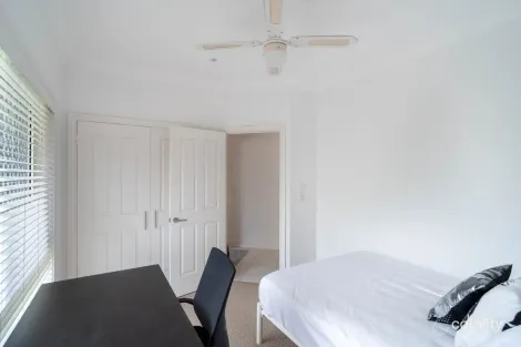 Property photo of 12 Deborah Avenue Benowa QLD 4217