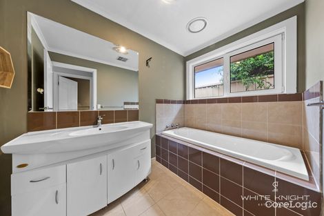 Property photo of 38 Stevenage Crescent Deer Park VIC 3023