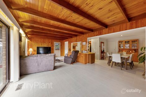 Property photo of 13 Revell Crescent St Albans VIC 3021