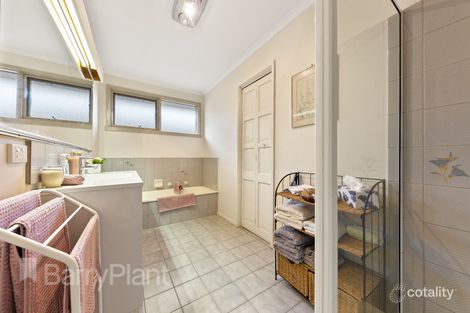 Property photo of 13 Revell Crescent St Albans VIC 3021
