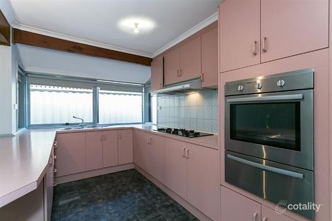 Property photo of 32 Tremaine Avenue Kings Park VIC 3021