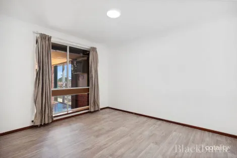 Property photo of 11 Bladon Way Swan View WA 6056