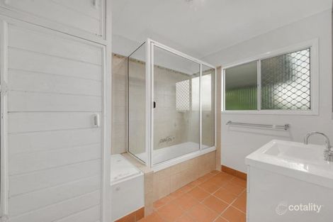 Property photo of 30 Hansen Crescent Clinton QLD 4680