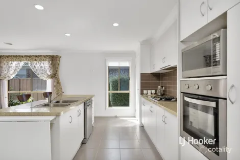 Property photo of 21 Perlette Drive Point Cook VIC 3030