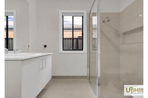 Property photo of 43 Pelagos Drive Clyde VIC 3978