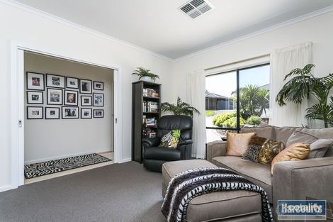 52 Vendale Dr, Flagstaff Hill, SA 5159